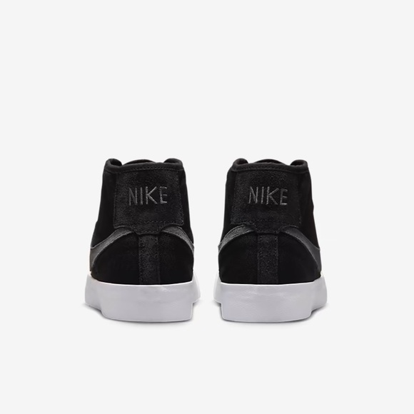 Nike Skate Shoes
Nike SB Blazer Court Mid
Premium
•Black/Anthracite
•FB1378-001 - Picture 10 of 16